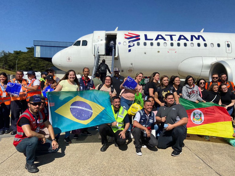 Chegou na Base Aérea de Canoas, no RS, o avião da Latam, por meio do programa #aviãosolidario.