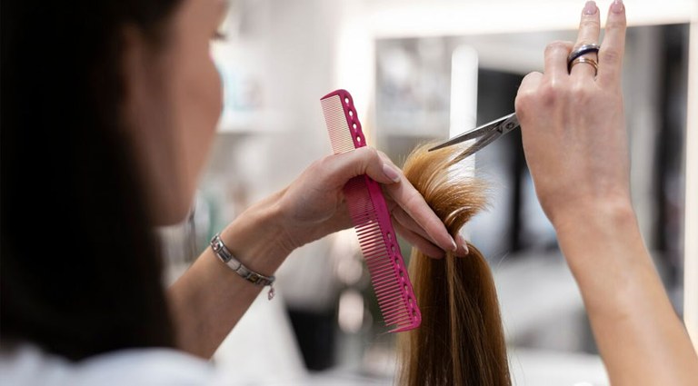 Atividades de cuidados de beleza estão entre as que mais crescem entre MEI's