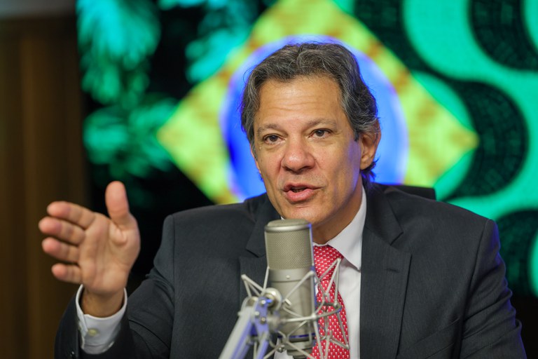  Haddad: regulamentação vai criar condições para dar 'amparo' a famílias. Foto: Fábio Rodrigues-Pozzebom/Agência Brasil