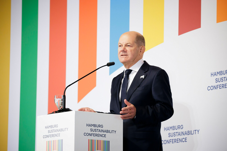 Olaf Scholz, chanceler alemão, durante conferência realizada em Hamburgo. Foto: Divulgação