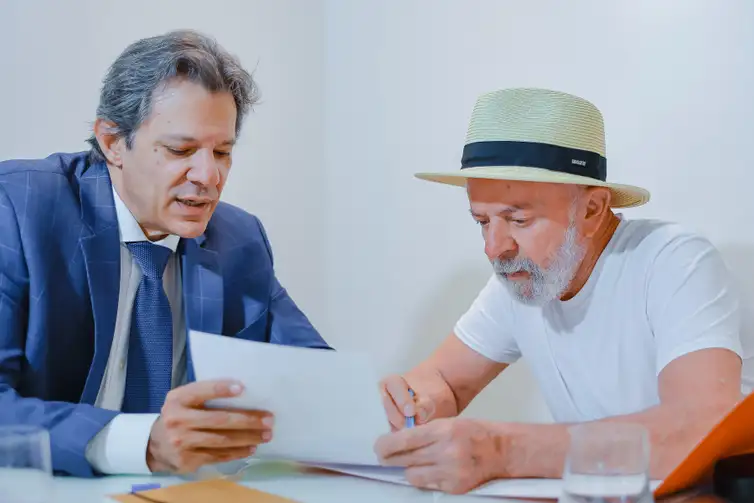 Presidente da República, Luiz Inácio Lula da Silva, durante reunião com o Ministro da Fazenda, Fernando Haddad. Foto: Ricardo Stuckert/PR - Ricardo Stuckert/PR