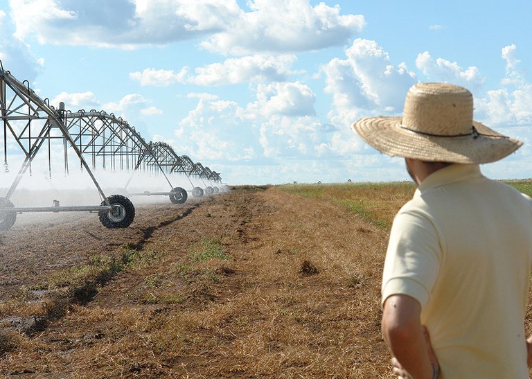 Pivô central: maquinário combinado com o uso de reservatórios representa avanço na agricultura. Foto: Embrapa/divulgação