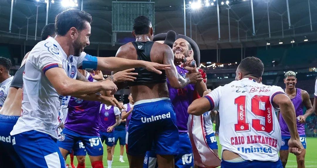 Jogadores do Bahia comemoram a goleada na Fonte Nova. Foto: Divulgação / EC Bahia