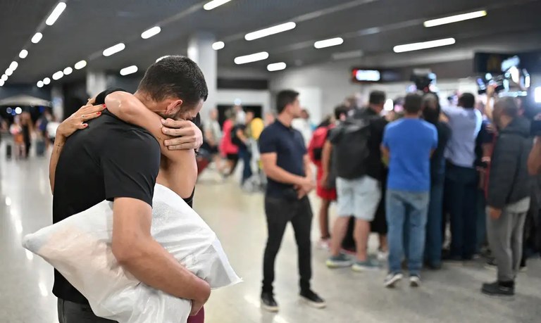 Em janeiro, brasileiros deportados foram acolhidos em Manaus após voo em que estavam apresentar problema técnico. Foto:: Reuters/Washington Alves/Agência Gov