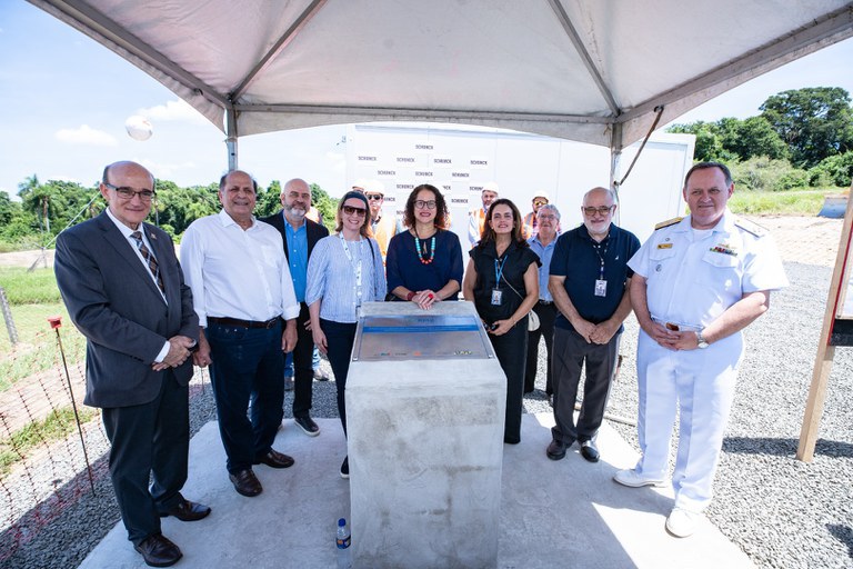 Ministra Luciana Santos participou do início das obras