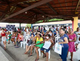 Prefeitura em Ação: moradores de Itinga lotam espaço da Escola Santa Rita para atendimentos e serviços