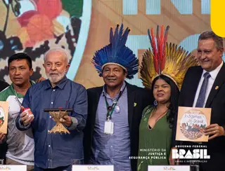 Lula, Lewandowski e Sonia Guajajara homologam terras indígenas na Bahia e em Mato Grosso