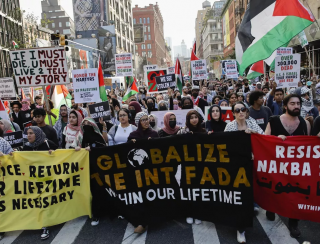 Milhares de manifestantes pró-Palestina marcham em Nova York