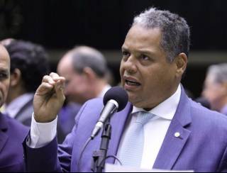 Deputado Antonio Brito retira candidatura à presidência da Câmara