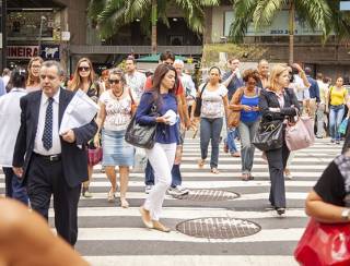 Taxa de desocupação cai de novo e 3° trimestre registra melhor resultado desde 2012