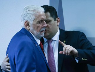 Pedra no sapato de Lula? O que representam as eleições de Alcolumbre e Hugo Motta?