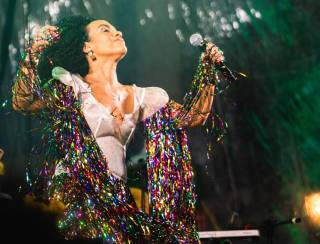 Em homenagem às mulheres do Recôncavo Baiano, Mariene de Castro leva samba de roda ao Pelourinho