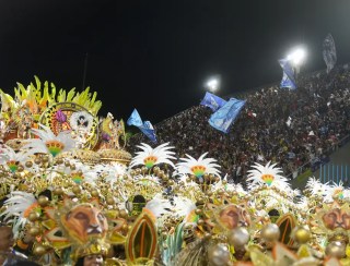 Beija-flor conquista o 15º título do carnaval do Rio de Janeiro