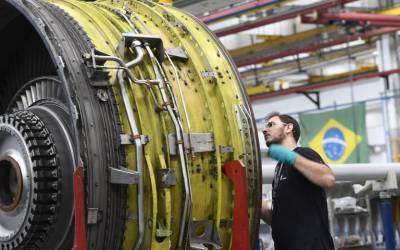 Produção industrial mantém crescimento, supera ano passado e acumula 3% até agosto