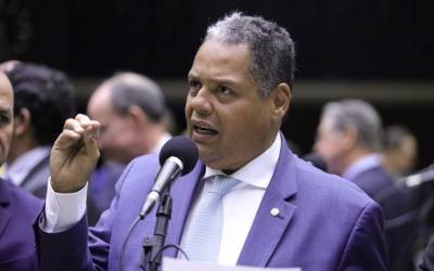 Deputado Antonio Brito retira candidatura à presidência da Câmara