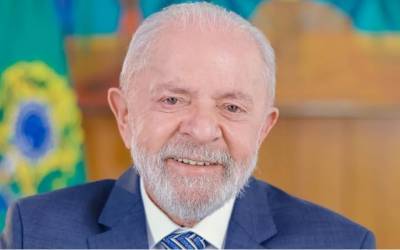 Hemorragia não afeta função cerebral do presidente, diz médico de Lula