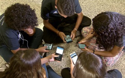 Lula sanciona lei que restringe uso de celular em escolas