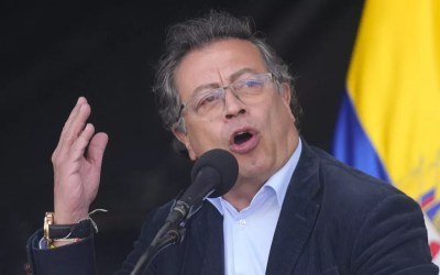 Colômbia impõe tarifas de 50% aos EUA, informa presidente Gustavo Petro